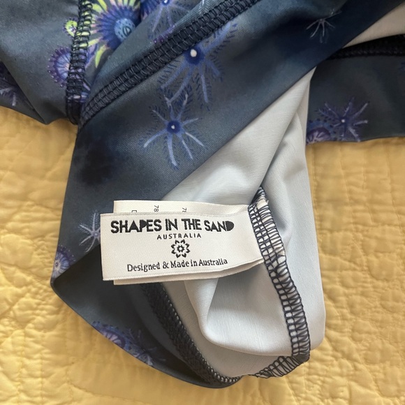 Shapes In The Sun Cropped Rash guard - Picture 4 of 6